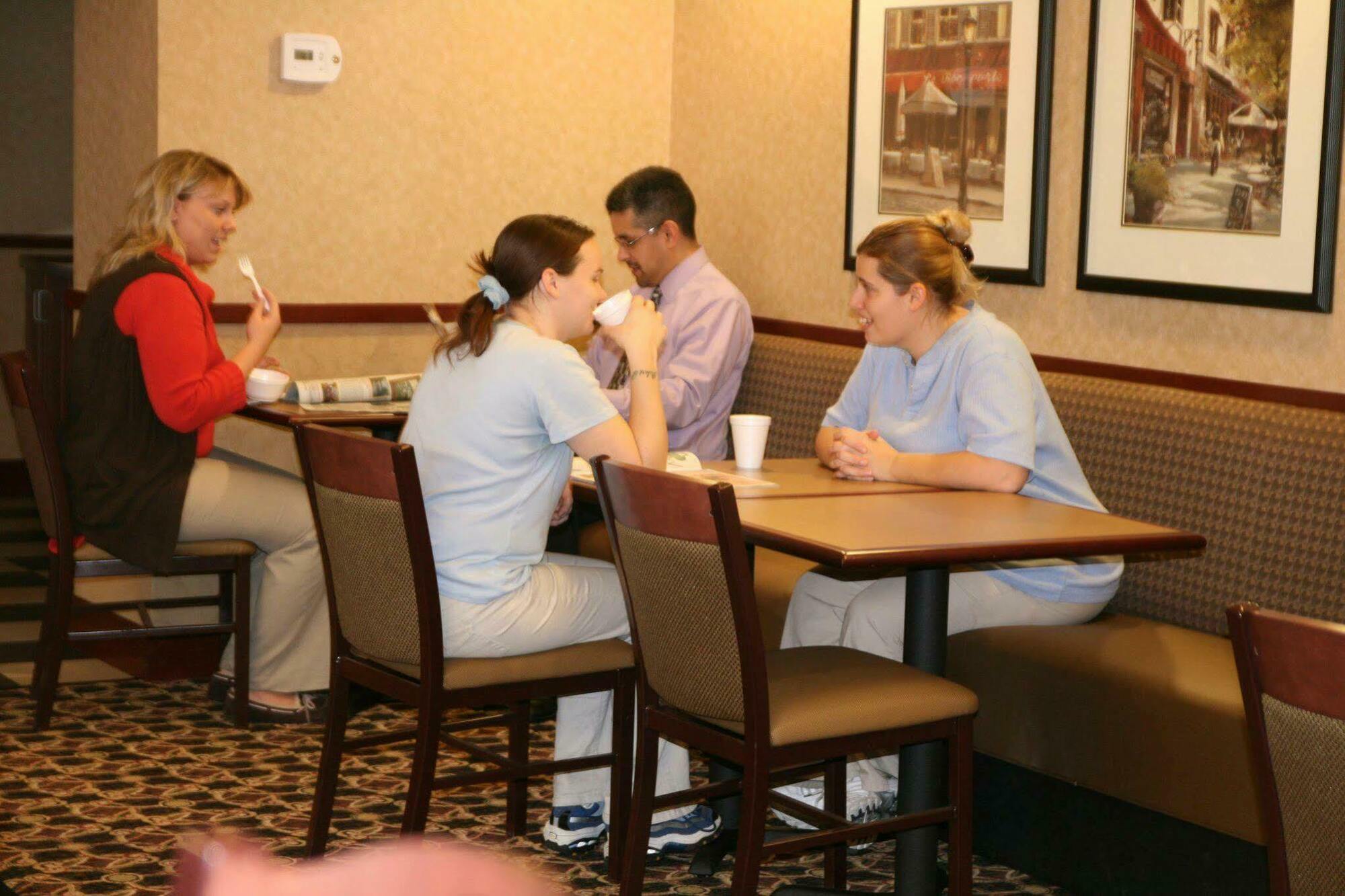 Hampton Inn & Suites Toledo-Perrysburg Rossford Étterem fotó